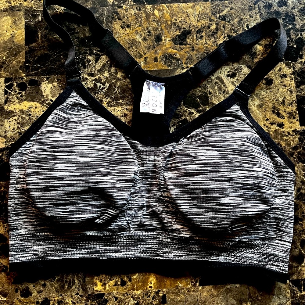 NWOT Grey & Black Sports Bra Size M/L